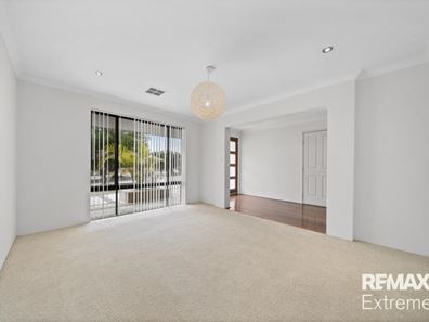 22 Crosthwait Circle, Tapping WA 6065