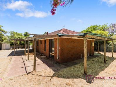18 Clint Way, Calista WA 6167