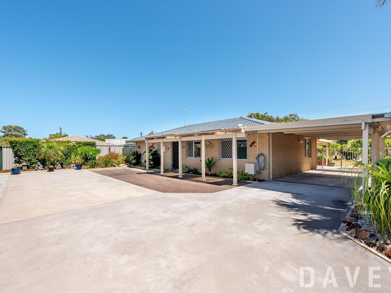 35 Blaxland Way, Padbury WA 6025