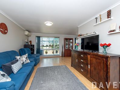 35 Blaxland Way, Padbury WA 6025