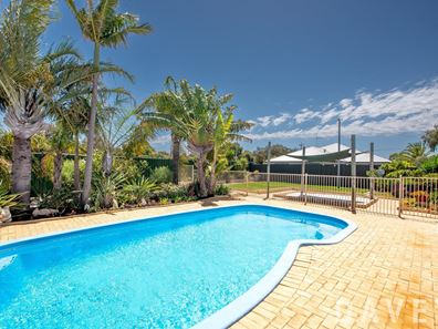 35 Blaxland Way, Padbury WA 6025