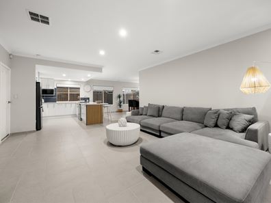 12 Cheltenham Approach, Harrisdale WA 6112
