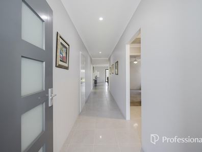 15 Darwell Way, Aveley WA 6069