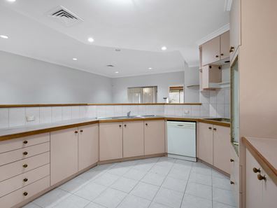 52 Stockman Way, Cannington WA 6107