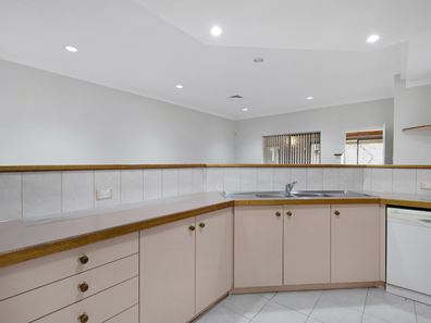 52 Stockman Way, Cannington WA 6107