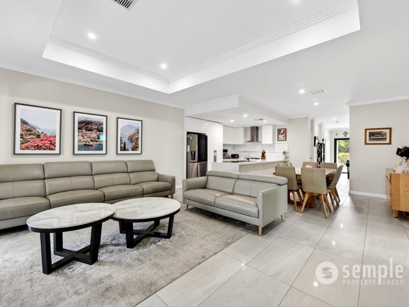 108 Mornington Crescent, Wandi