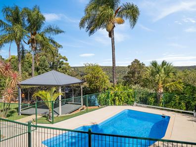 8 Russelia Way, Roleystone WA 6111