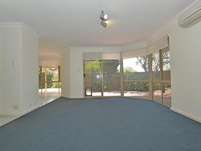 2/326 Preston Point, Attadale WA 6156