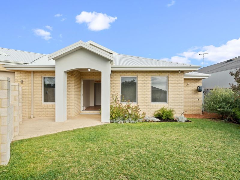 3 Tectona Way, Halls Head WA 6210