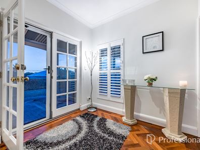 19 Carwoola Circle, Carramar WA 6031