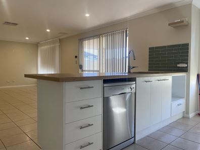 12 Middle Pky, Canning Vale WA 6155