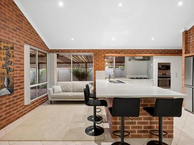 28 Hatherley Parade, Winthrop WA 6150