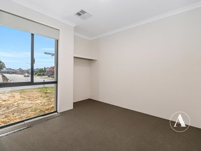 9 Castella  Drive, Dudley Park WA 6210