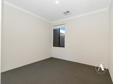 9 Castella  Drive, Dudley Park WA 6210