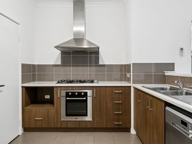 10 Hilory St, Coolbellup WA 6163
