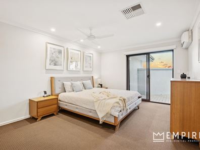 10 Berson Court, Lake Coogee WA 6166