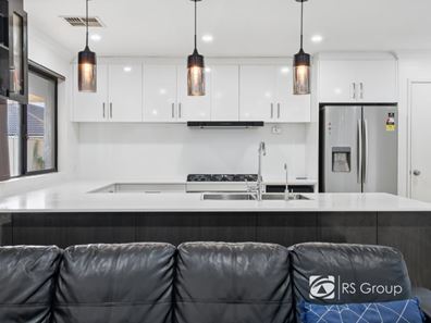 13 Munich Link, Piara Waters WA 6112