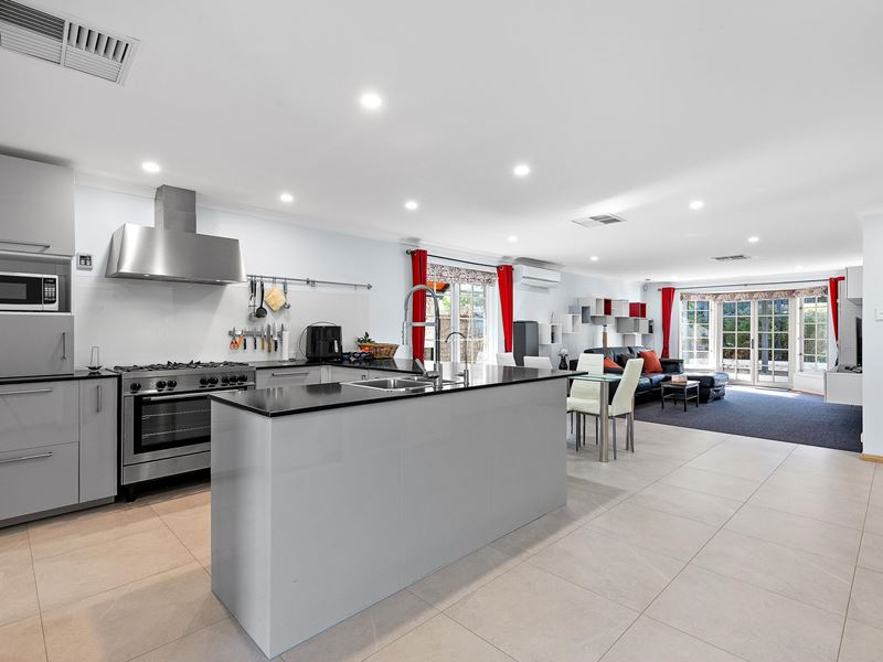 38 Lensham Place, Armadale WA 6112
