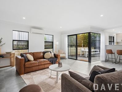 3/6 Nautilus Crescent, Scarborough WA 6019