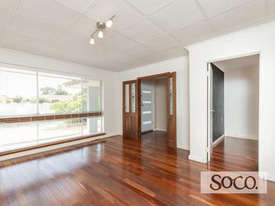 25 Edgewater Rd, Safety Bay WA 6169