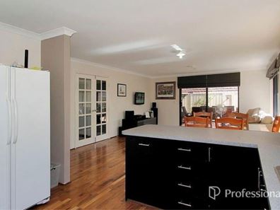 1 Daviesia Turn, Success WA 6164