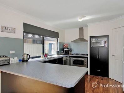 1 Daviesia Turn, Success WA 6164