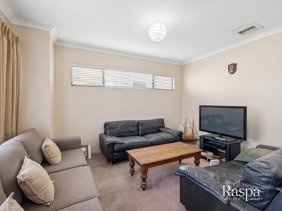 28 Leschenault Boulevard, Lake Coogee WA 6166