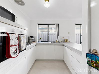 6/2 Redbud Mews, Cooloongup WA 6168