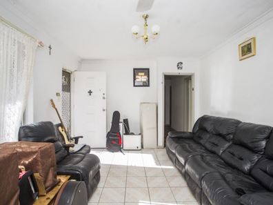 33 Denston Way, Girrawheen WA 6064
