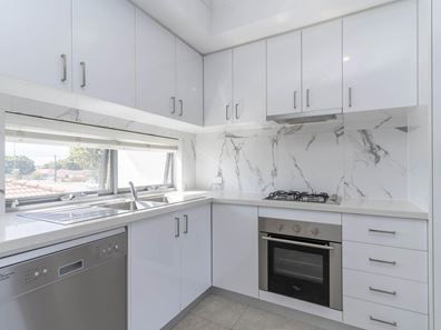 8/2 Croesus Street, Morley WA 6062