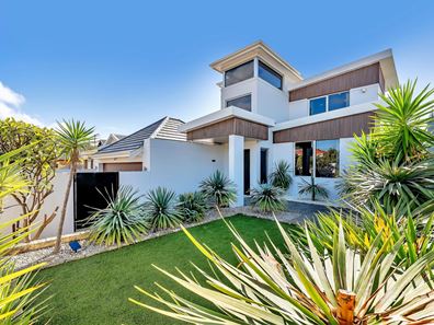 16 Voyager Close, Wannanup WA 6210