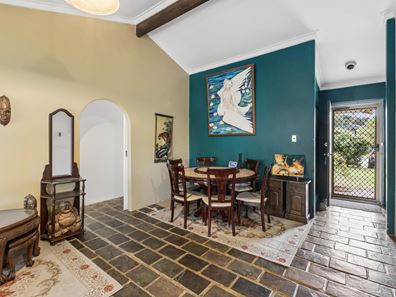 6 Grevillea Way, Heathridge WA 6027