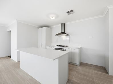 5 Lyrebird Road, Eglinton WA 6034