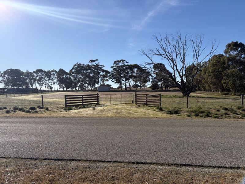 106 Sovereign Hill Drive, Gabbadah