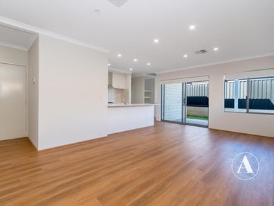 16 Greville  Grove, Lakelands WA 6180