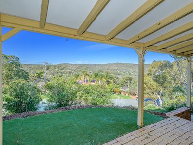 8 Binburra Way, Mount Nasura WA 6112