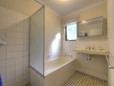 20 Palm Terrace, Forrestfield WA 6058