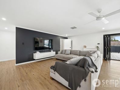 33 Winchester Way, Leeming WA 6149