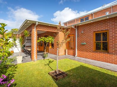 24 Leonora St, Como WA 6152