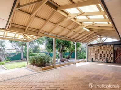 9 Linden Way, Forrestfield WA 6058