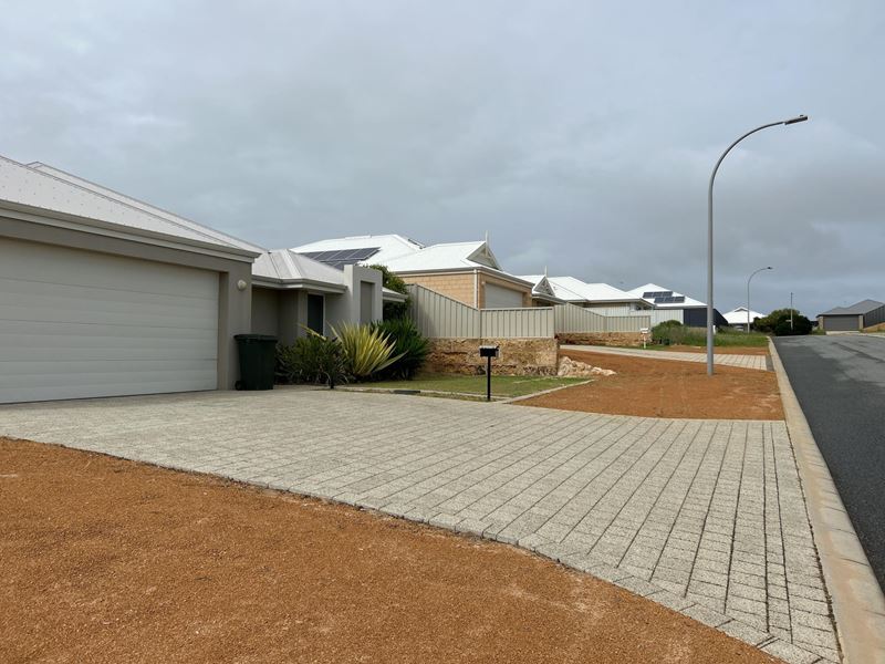 10 Thistle Wynd, Wandina WA 6530