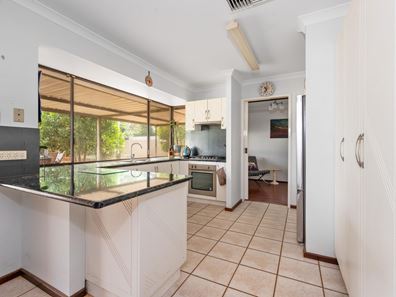 212 Collins Street, West Lamington WA 6430