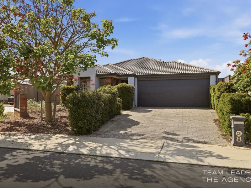 8 Glancer Road, Whitby WA 6123