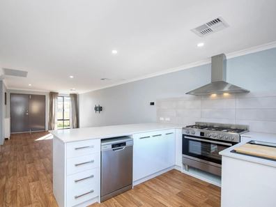 15 Reflection Boulevard, Jindalee WA 6036
