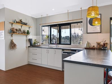 3 Diggers Green, Nannup WA 6275