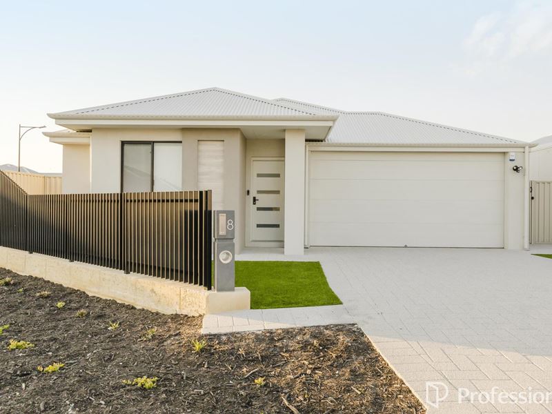8 Sultans Street, Eglinton WA 6034