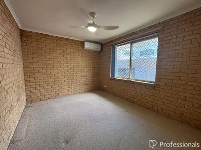2/30 Simpson Street, Beresford WA 6530