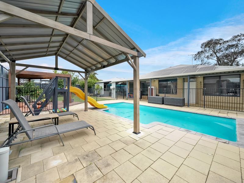 2 Ison Court, Caversham