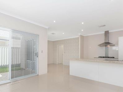 6 Cowes Street, Harrisdale WA 6112