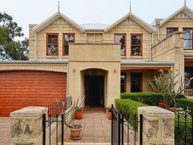 4A Montreal Street, Fremantle WA 6160